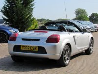 TOYOTA MR2